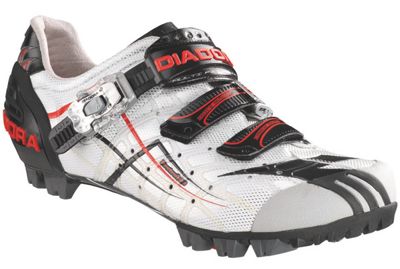 diadora clipless shoes
